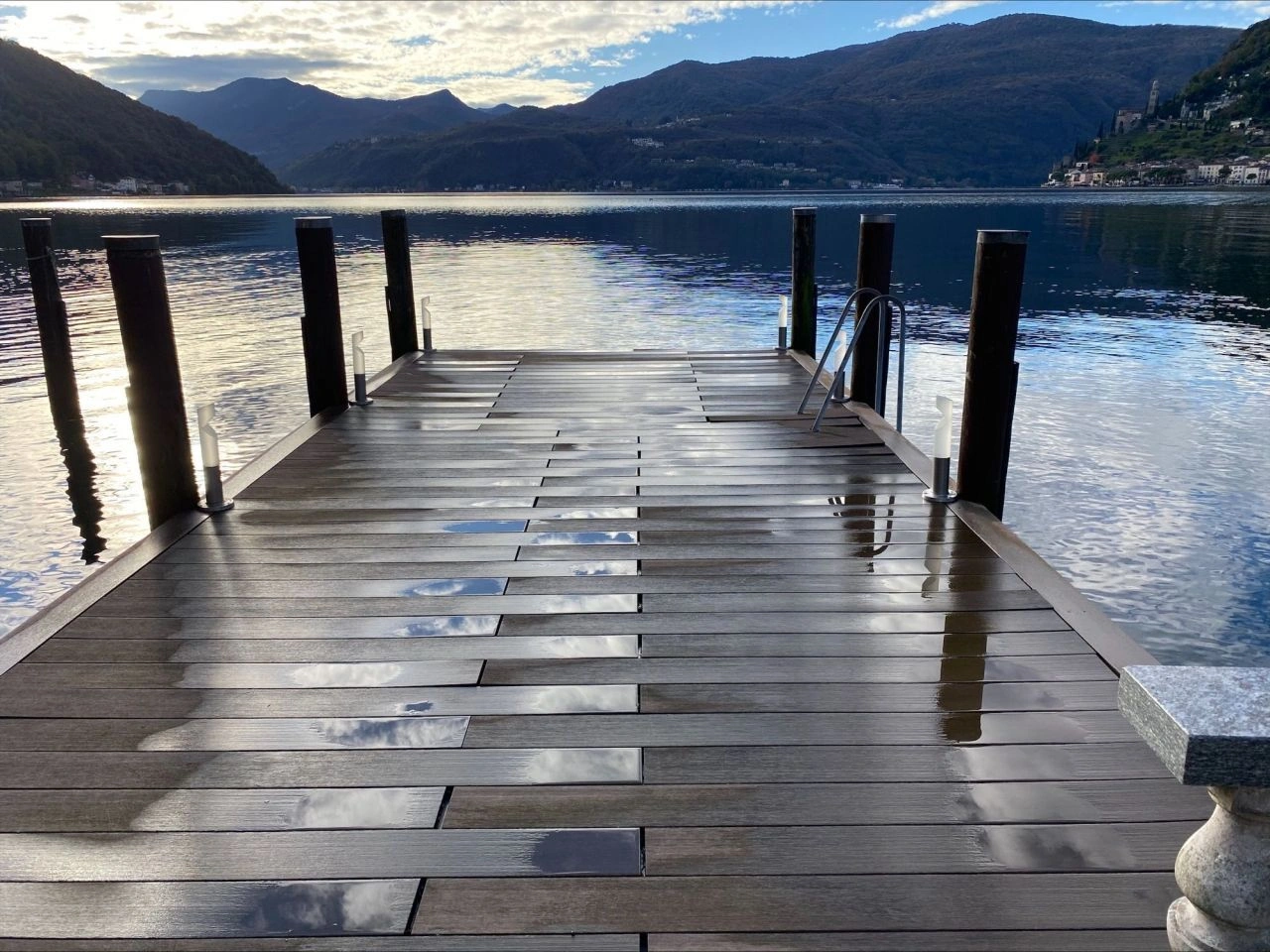 Вилла на озере в Лугано с частным причалом, Швейцария