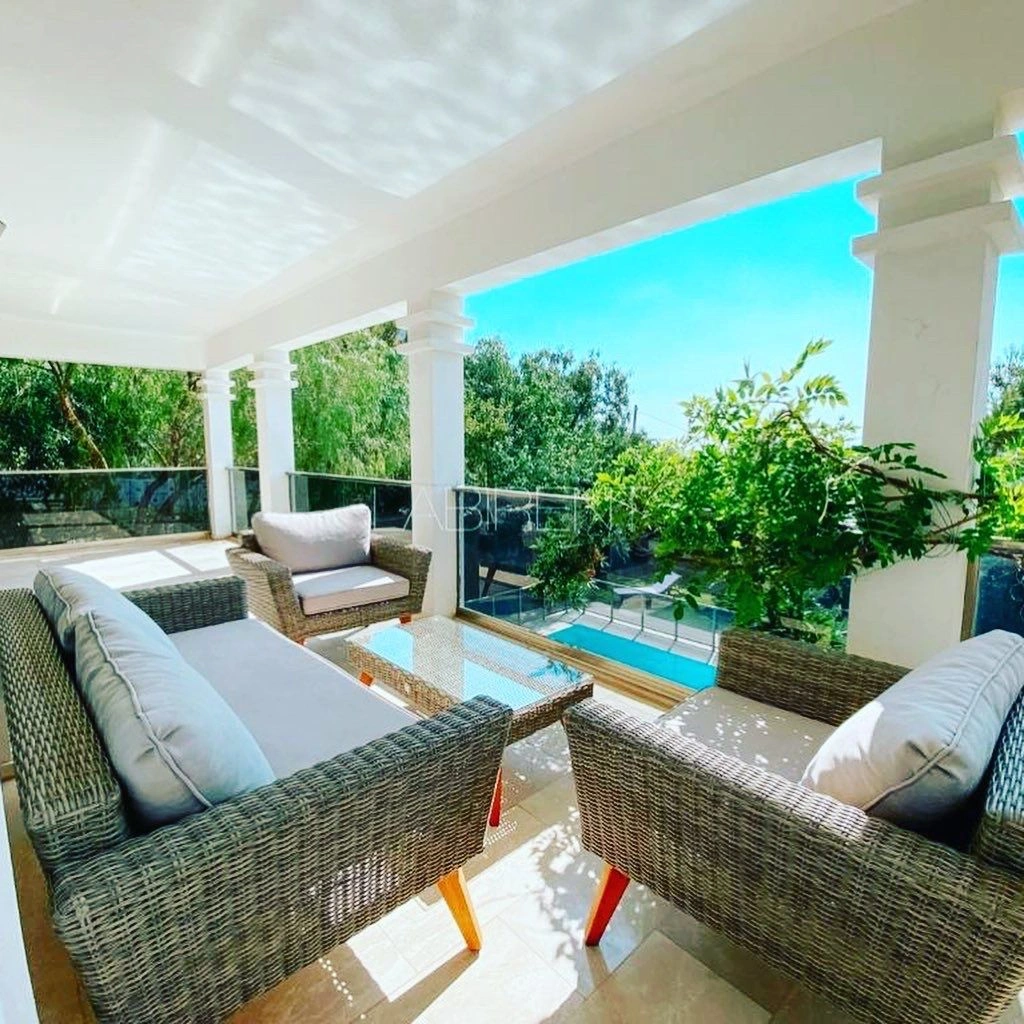 Меблированная вилла 4+1 в районе Оваджик города Фетхие