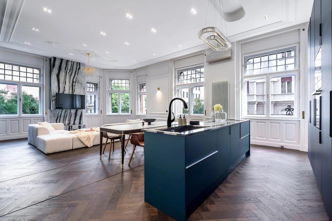 Квартира 141 м2 в историческом здании рядом с парламентом