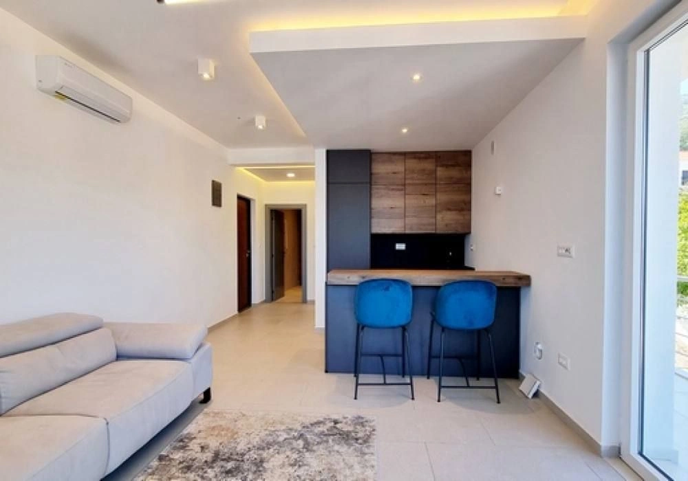 Студия с панорамным видом на море в Тивате, Черногория