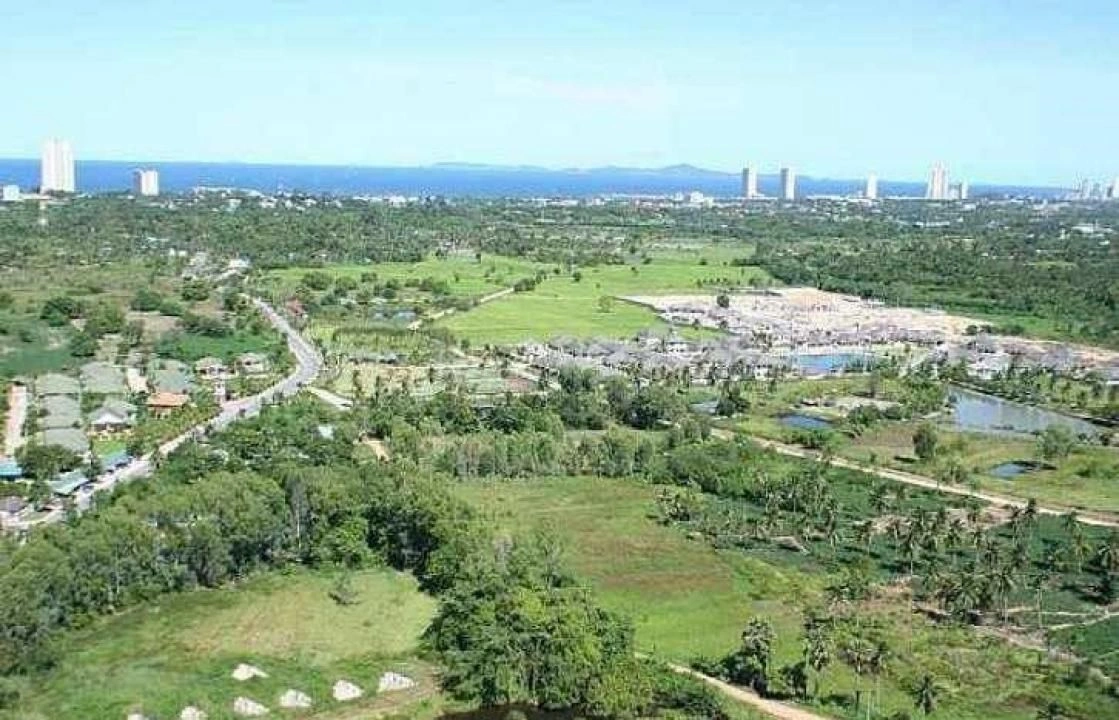 Комфортабельная вилла 323.8 м2 в курортном районе Паттайи