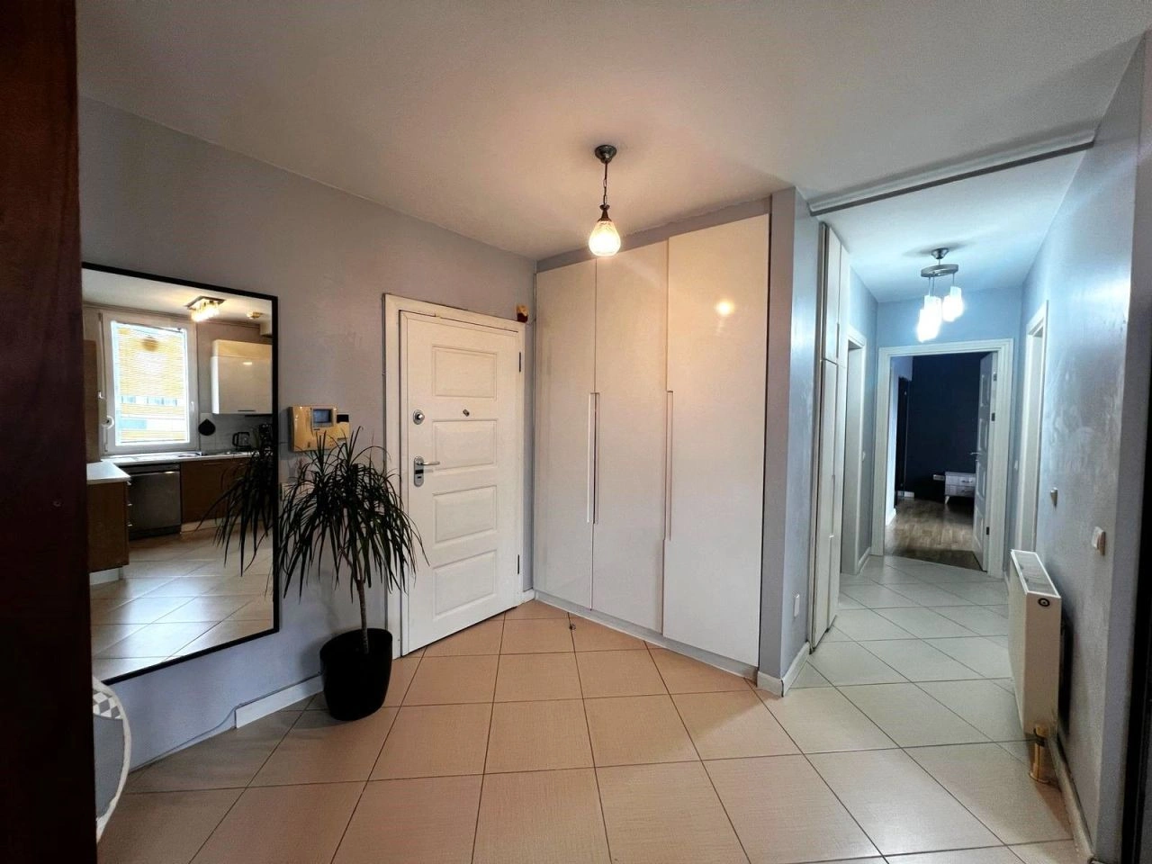 Квартира 95 m2 с панорамными окнами в Стамбуле, Турция