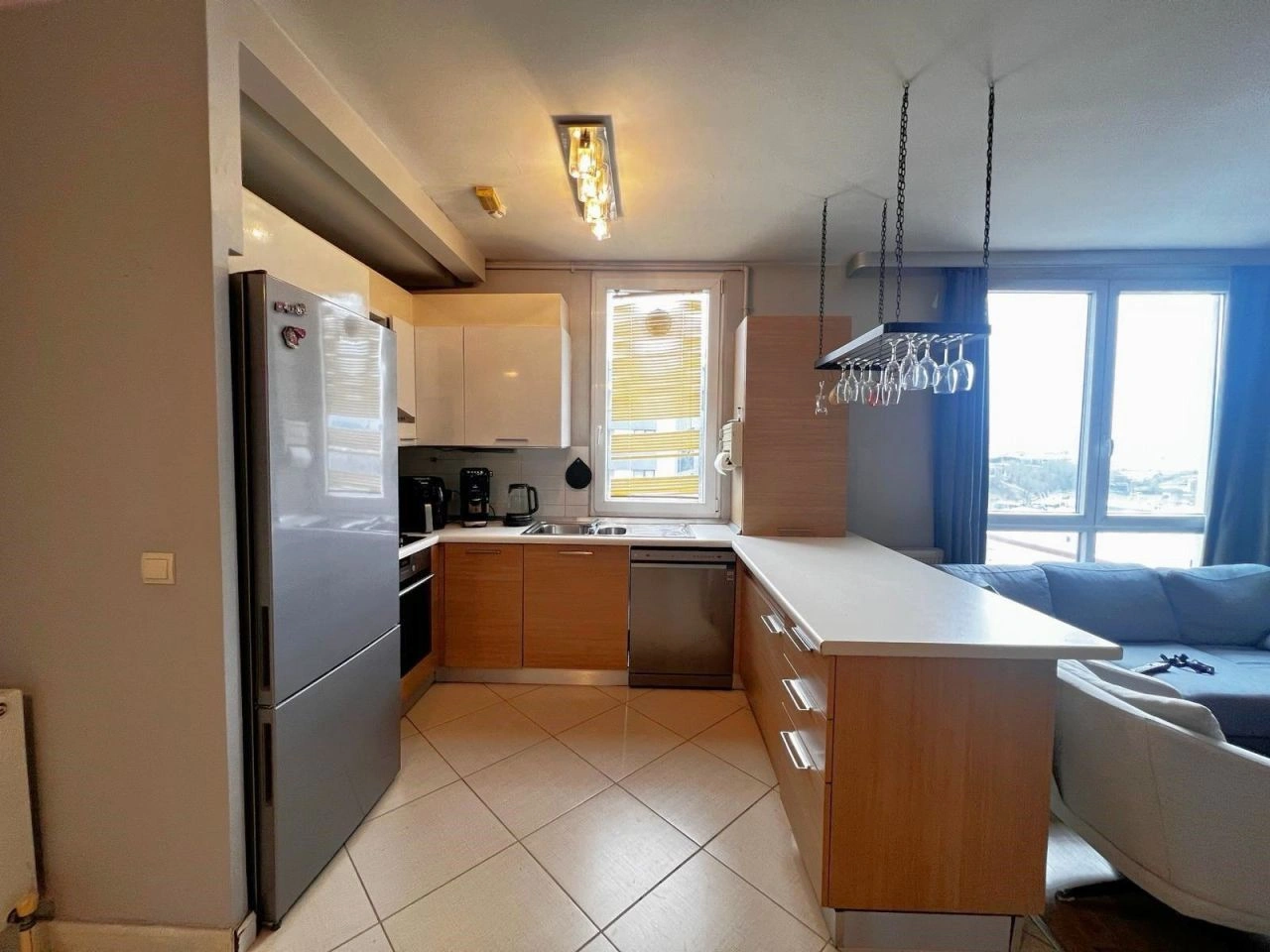 Квартира 95 m2 с панорамными окнами в Стамбуле, Турция