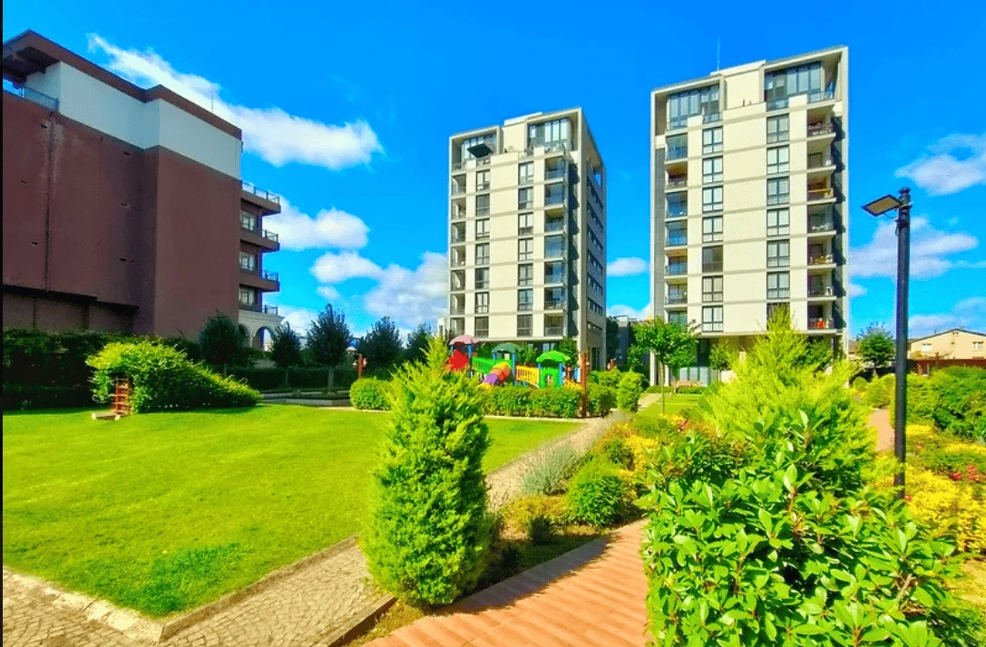 Квартира 95 m2 с панорамными окнами в Стамбуле, Турция