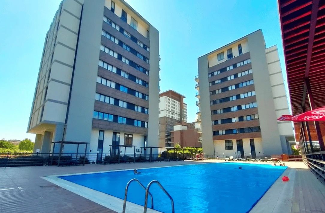 Квартира 95 m2 с панорамными окнами в Стамбуле, Турция