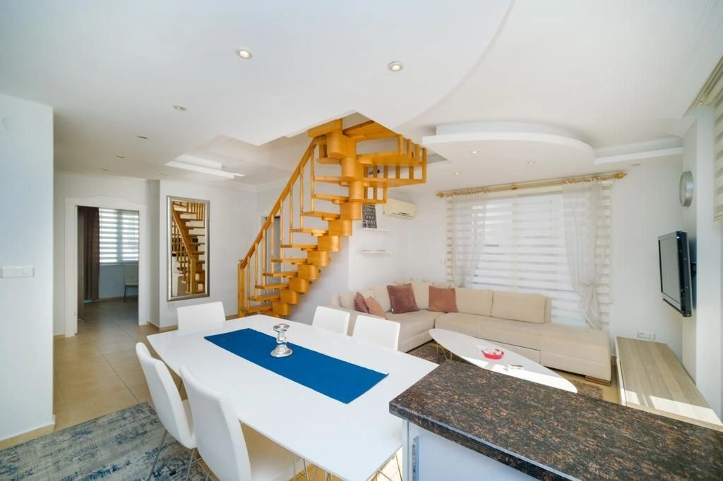 Современный дуплекс 3+1 в 200 метрах от пляжа в Алании