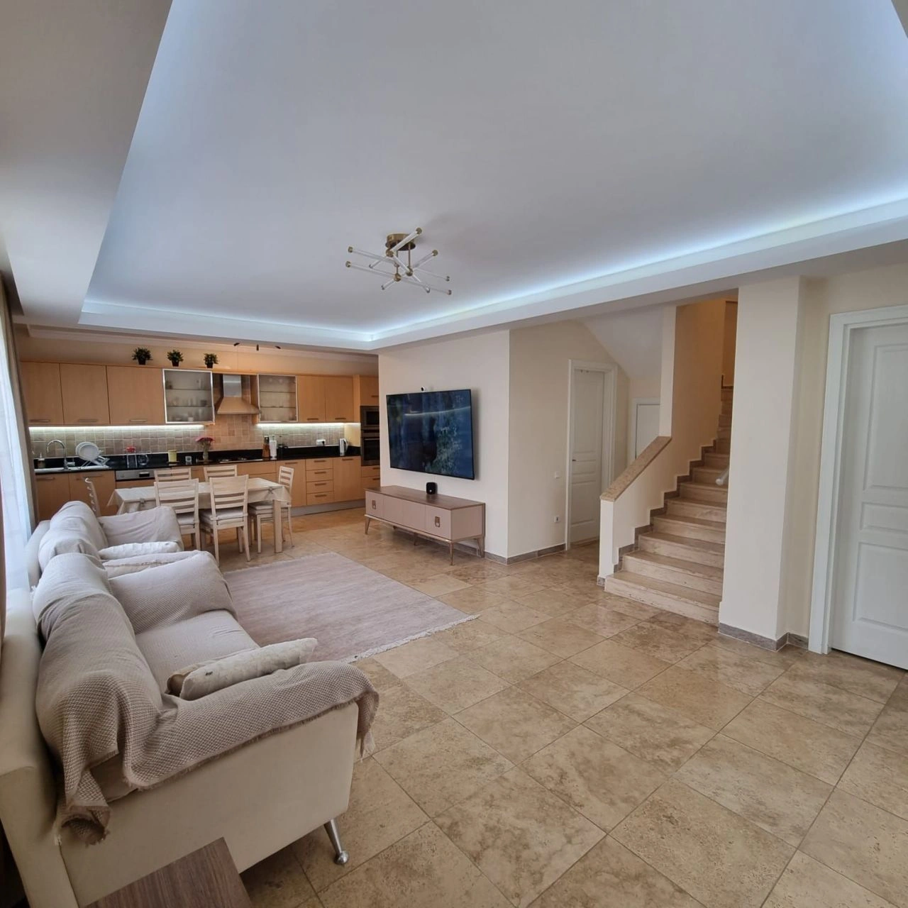 Дуплекс с четырьмя спальнями и выходом в сад в Аланье, Турция