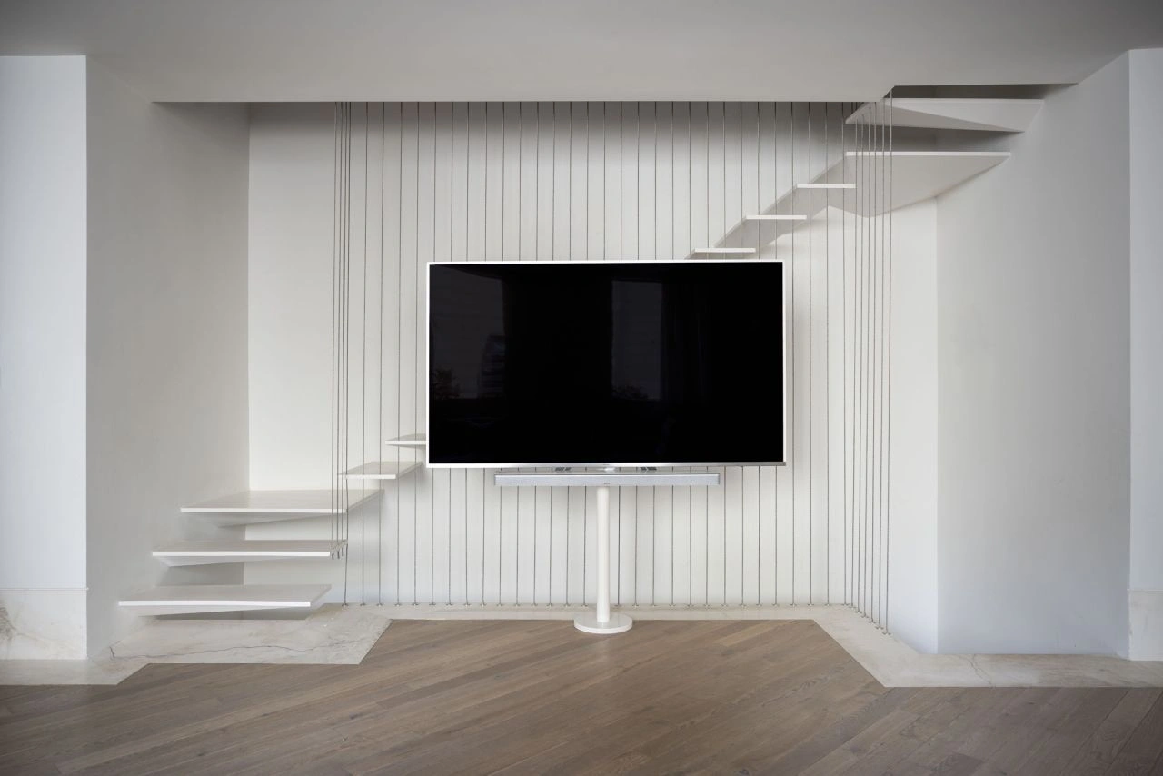 Трехуровневая квартира с просторной гостиной в Тель-Авиве, Израиль