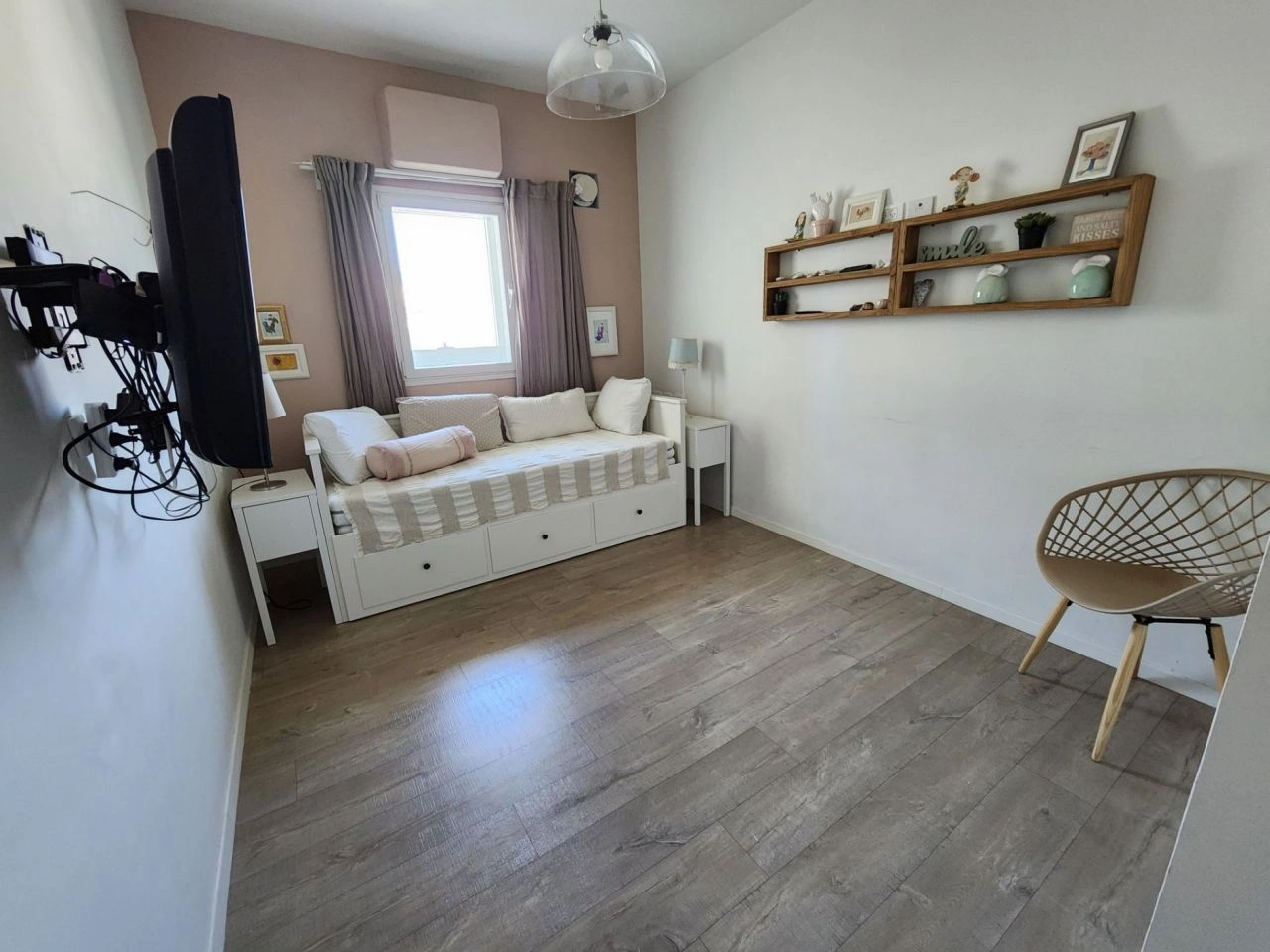 Квартира с просторным балконом в Парке Замерет в Тель-Авиве, Израиль