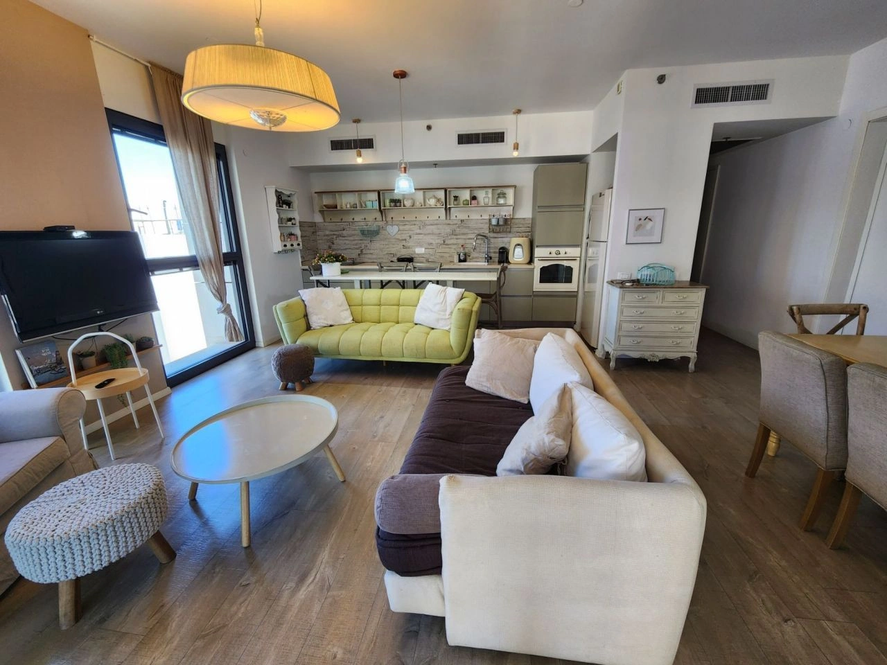 Квартира с просторным балконом в Парке Замерет в Тель-Авиве, Израиль