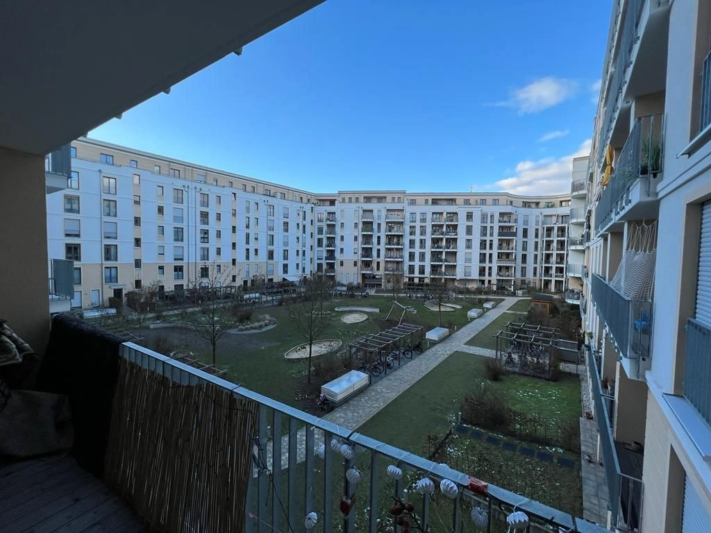 Современная квартира рядом с Волькс-парком Вилмерсдорф, Берлин, 93 м2