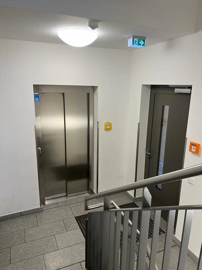 Современная квартира рядом с Волькс-парком Вилмерсдорф, Берлин, 93 м2