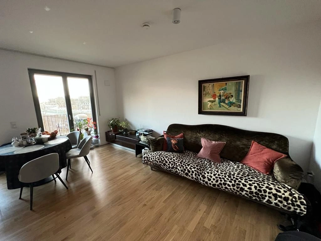 Современная квартира рядом с Волькс-парком Вилмерсдорф, Берлин, 93 м2