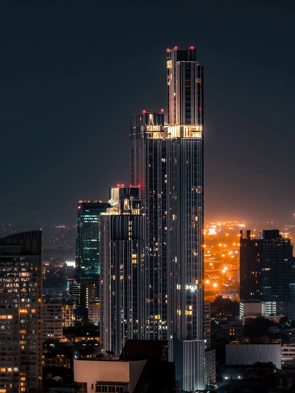 Ультрасовременная 2+1 квартира в центре Бангкока