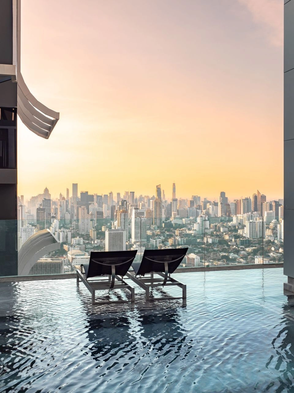 Ультрасовременная 2+1 квартира в центре Бангкока