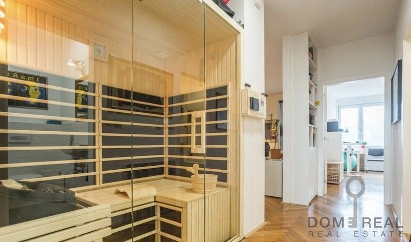 Квартира 2+1 в современном здании в центре Любляны