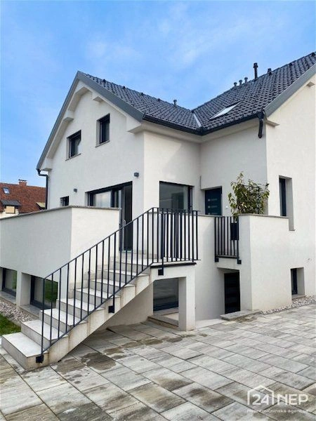 Дом 2+1 с высококачественными материалами в Любляне