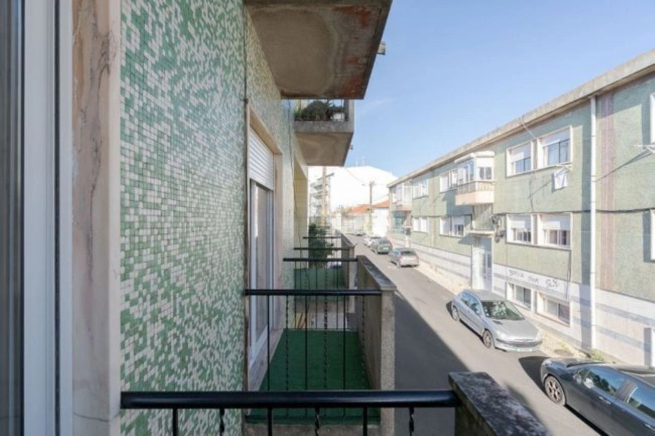 Квартира 3+1 с балконами в районе Амадора, Лиссабон, Португалия