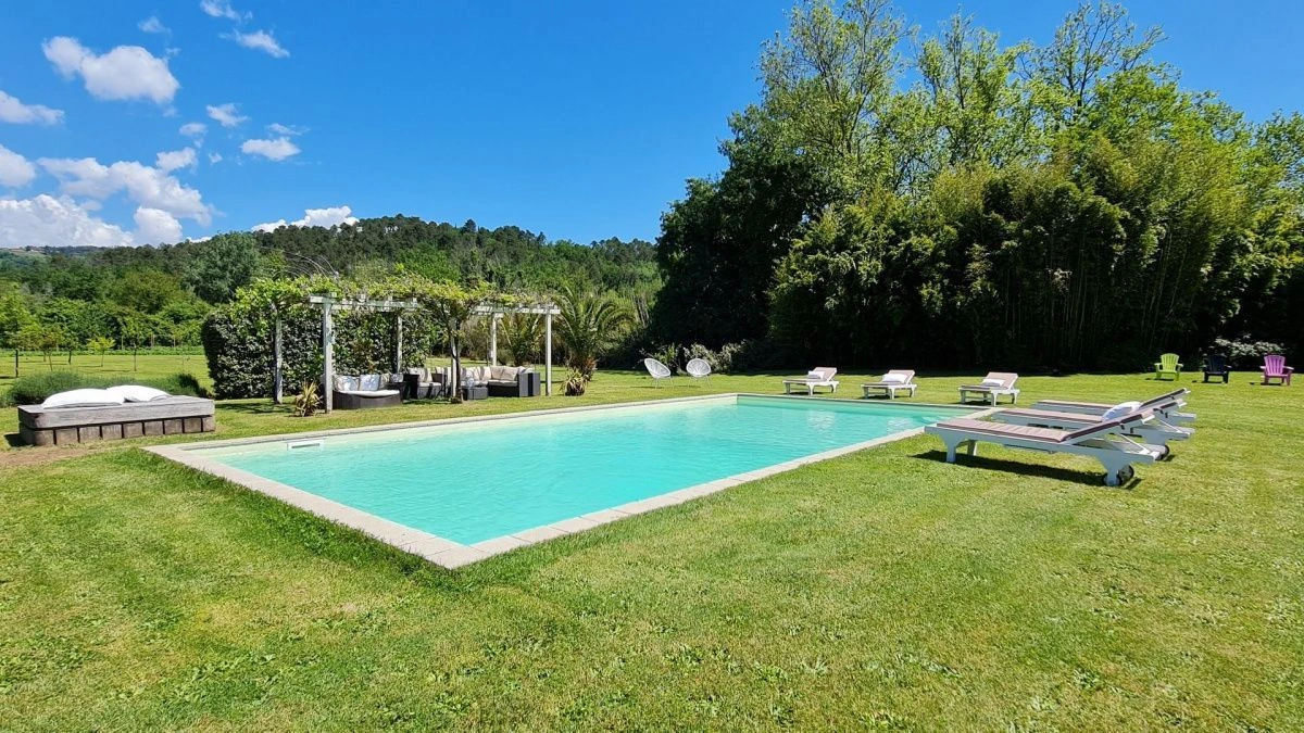 Villa in the picturesque hills near the historic center of Lucca, Italy