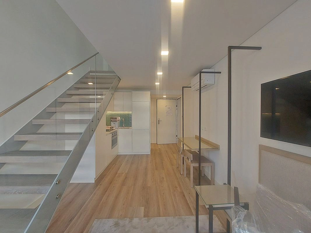 Просторный дуплекс с балконом в Вила-Нова-ди-Гайя, Португалия