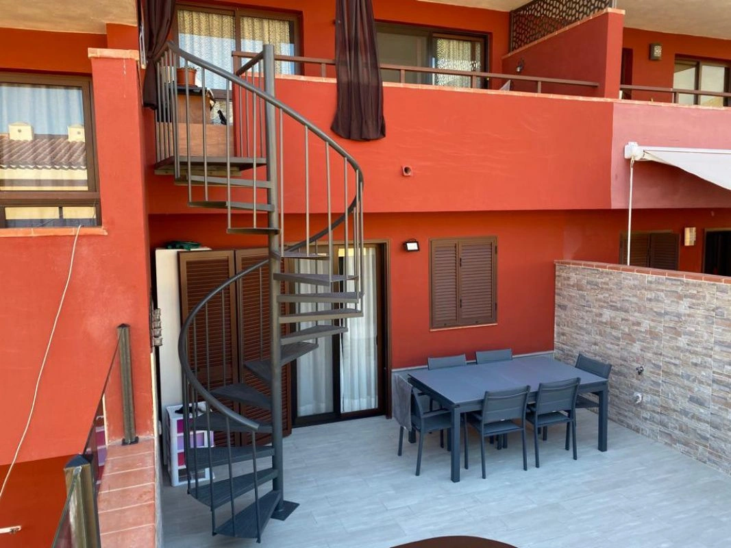 Просторный таунхаус 150 м2 на Тенерифе