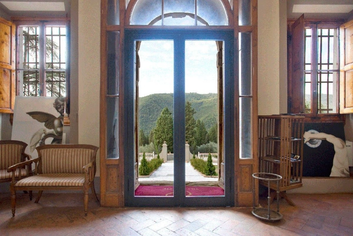 Вилла в пригороде Понтассьеве с живописным буковым лесом - 4 800 000 €