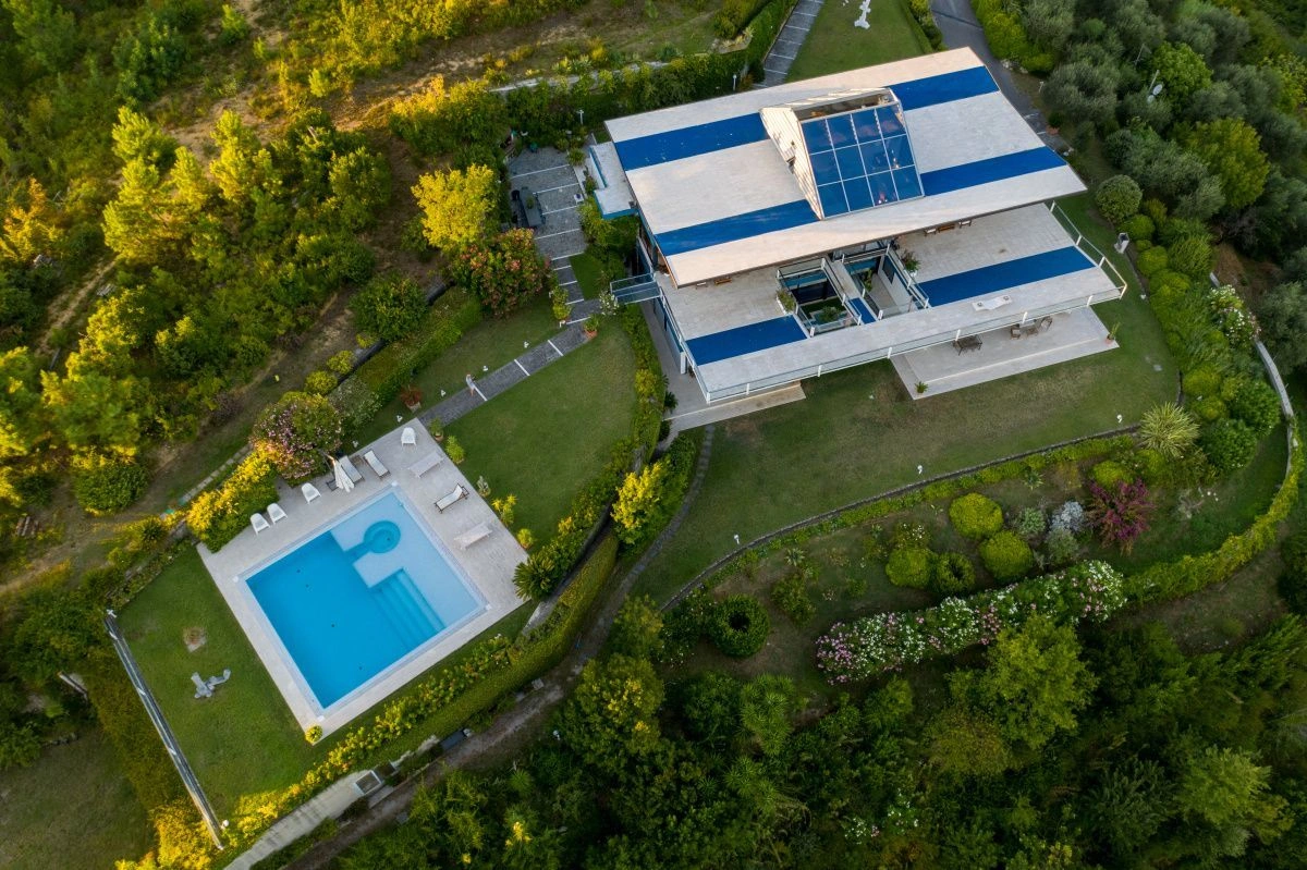 Вилла на холмах Камайоре с видом на Тирренское море, Италия