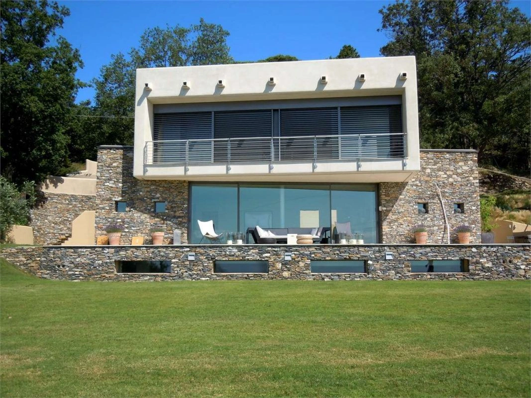 Вилла в Алассио с панорамным видом на живописный залив - 3 950 000 €