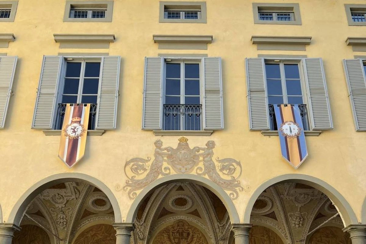 Историческая вилла в пригороде Пизы с парком и водопадом, Италия