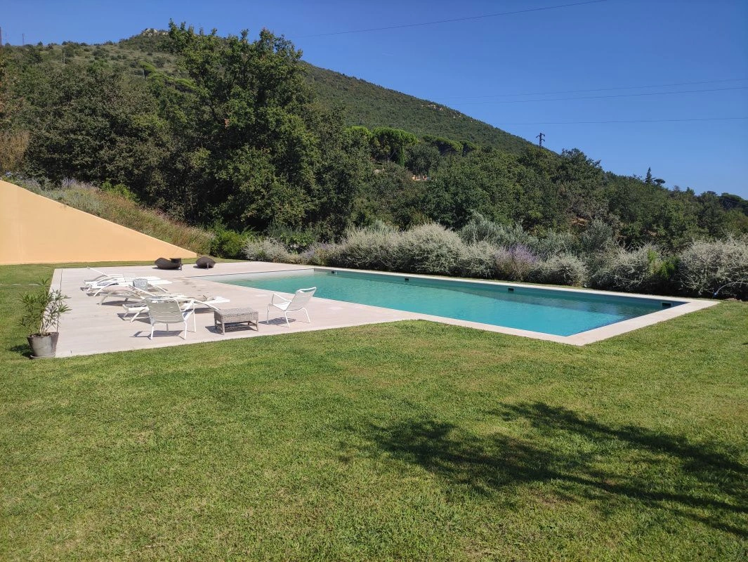 Вилла в Алассио с панорамным видом на живописный залив - 3 950 000 €