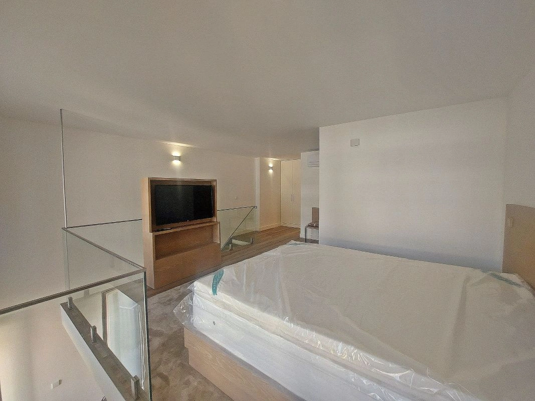 Просторный дуплекс с балконом в Вила-Нова-ди-Гайя, Португалия