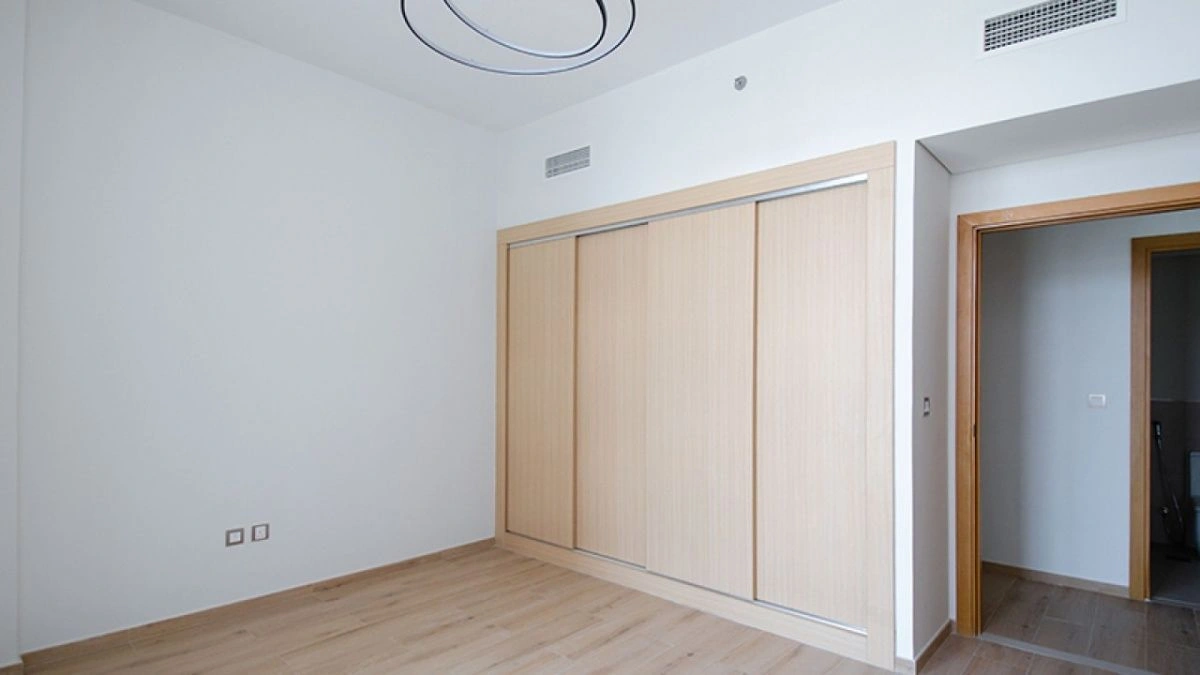 Квартира 112 м2 с видом на бесконечный бассейн в Дубае