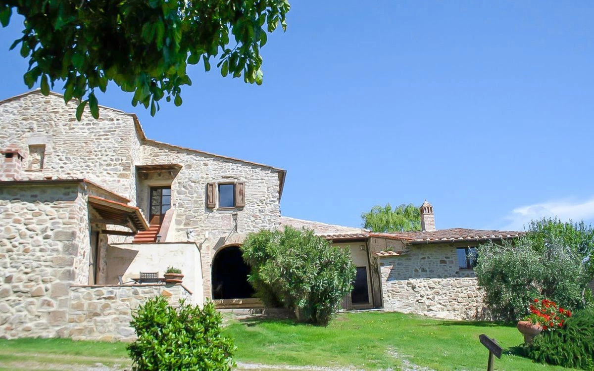 Усадьба 13+1 с двумя бассейнами во Вольтерре, Италия