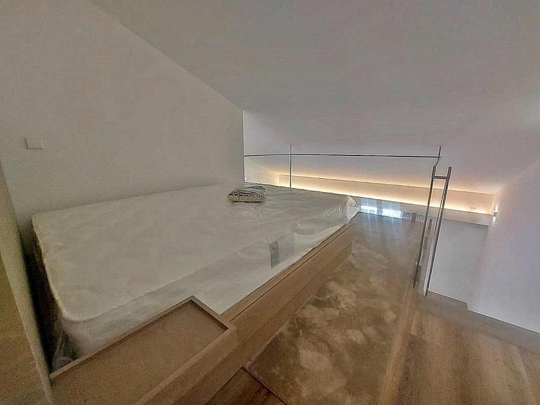 Двухуровневая квартира в Вила-Нова-ди-Гайя, регион Порту, Португалия