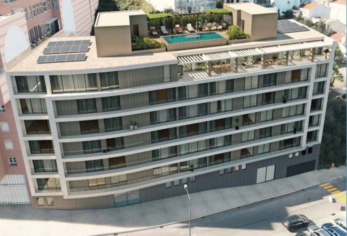 Просторная квартира 102 м² в хорошем жилом комплексе Лиссабона.