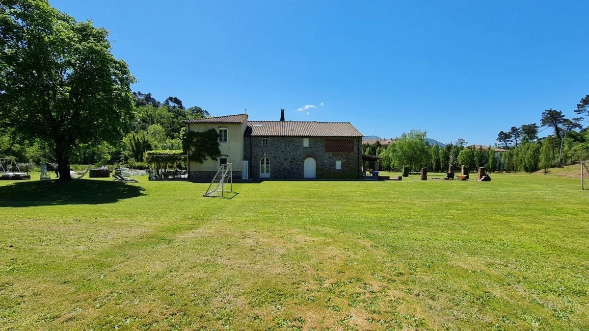 Villa in the picturesque hills near the historic center of Lucca, Italy