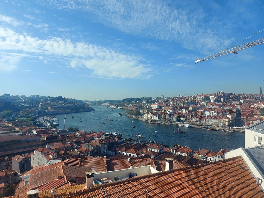 Двухуровневая квартира в Вила-Нова-ди-Гайя, регион Порту, Португалия