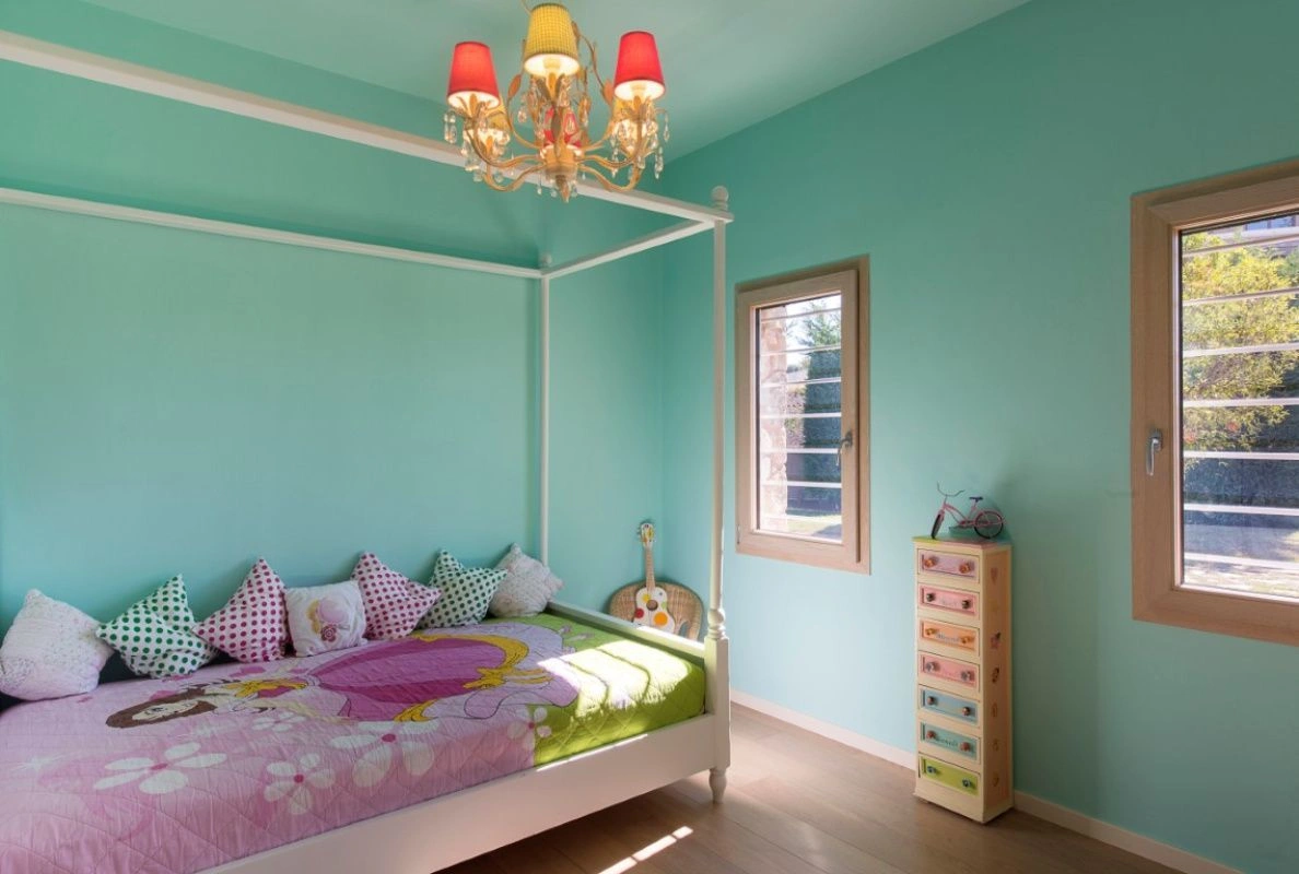 Вилла 9+1 в пригороде Салоников