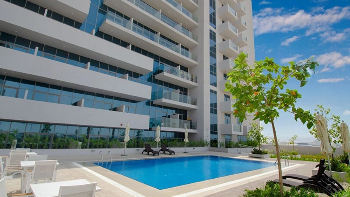 Квартира 112 м2 с видом на бесконечный бассейн в Дубае