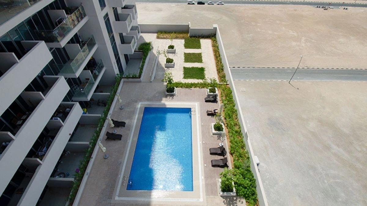 Квартира 112 м2 с видом на бесконечный бассейн в Дубае