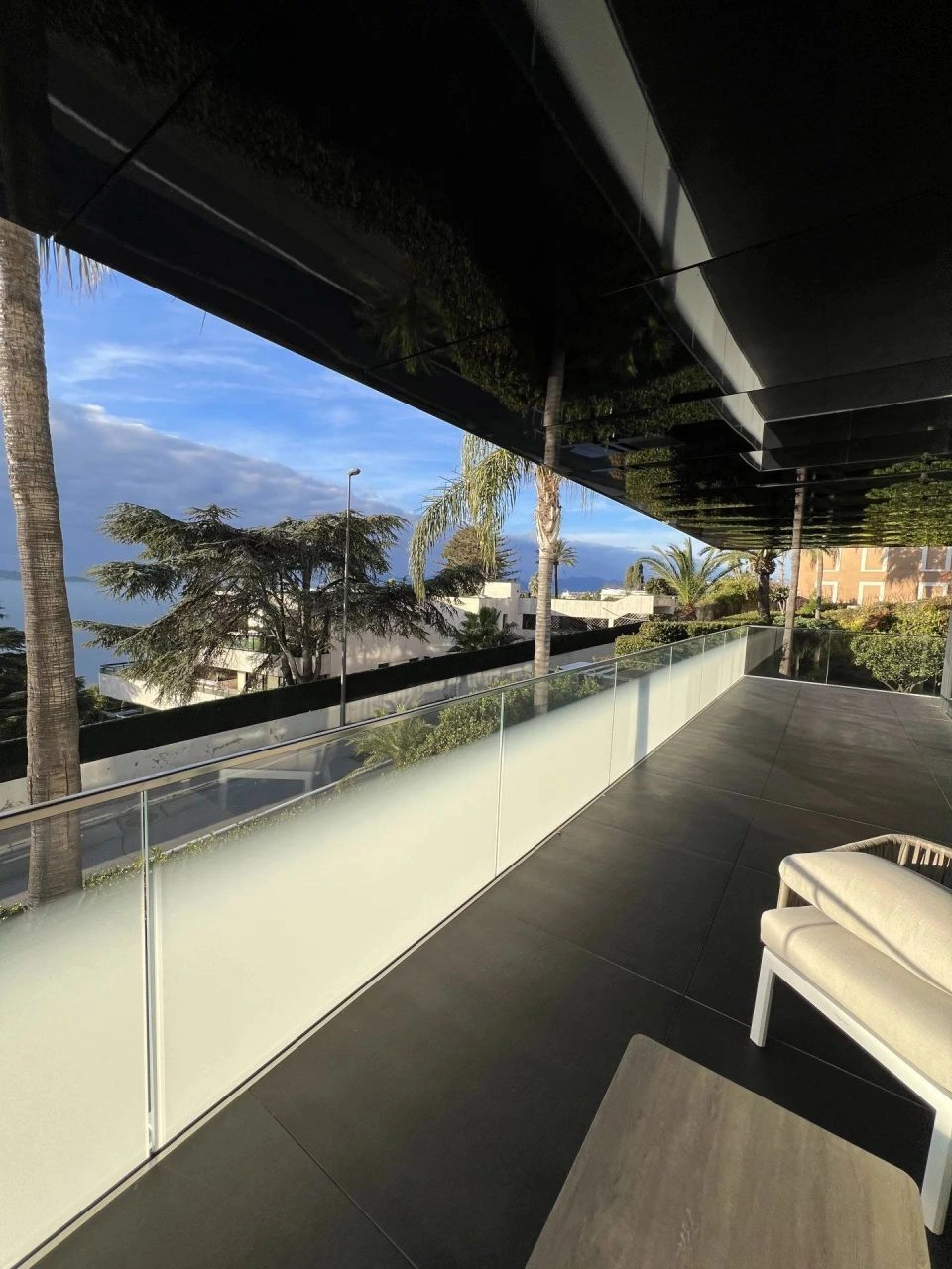 Квартира 5+1 в престижном районе La California в Каннах