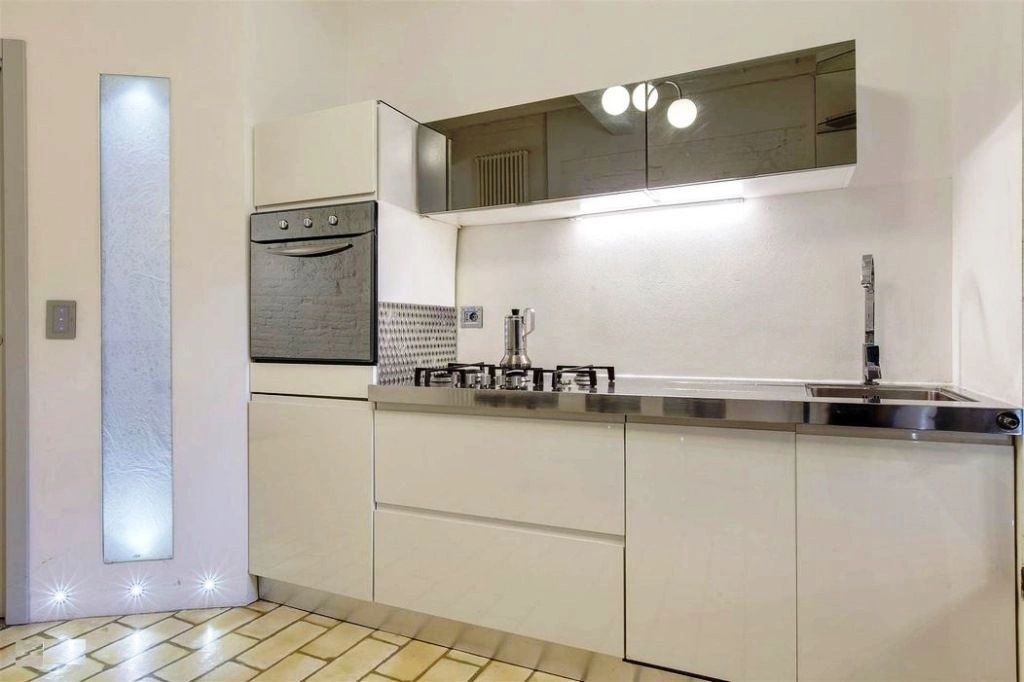 Income apartment 80 m2 in the center of Florence