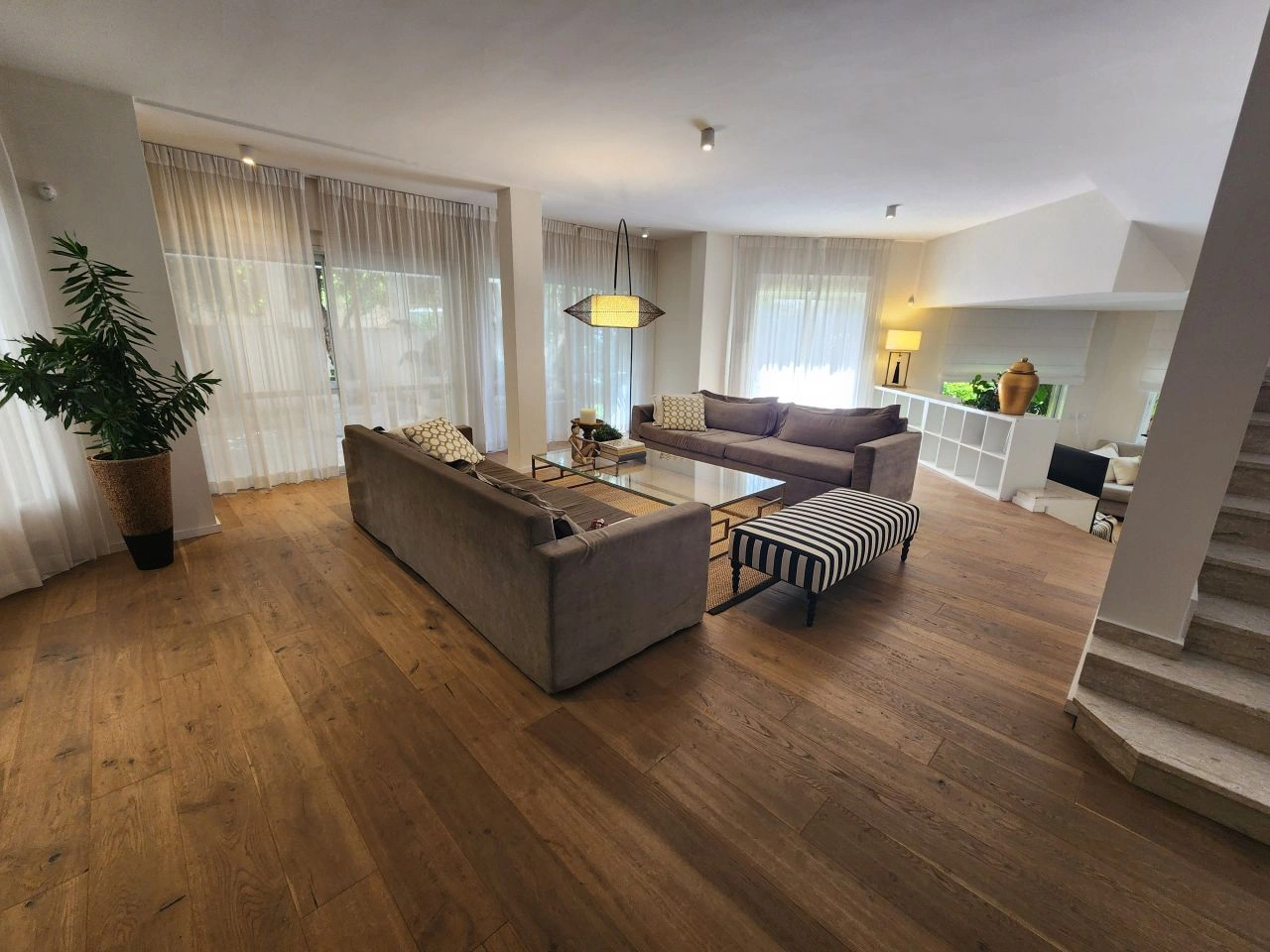 Вилла на благоустроенном участке в Херцлии у моря, Израиль