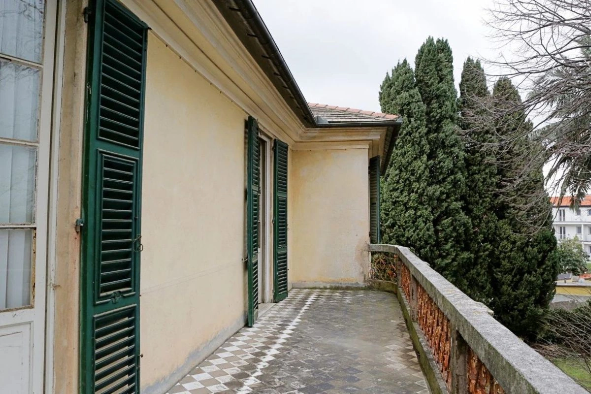 Historic villa with a park and two terraces in Lavagni, Italy