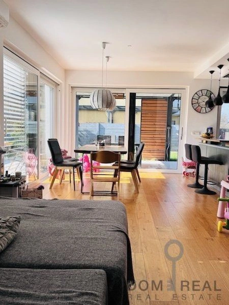 Вилла в тихом месте у реки в престижном районе Любляны, Словения