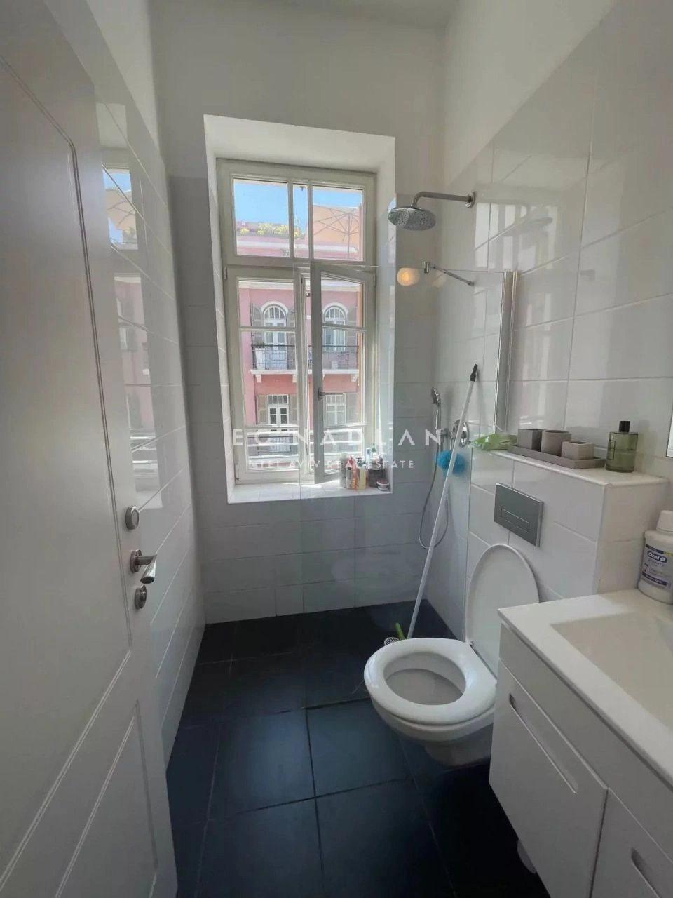 Стильная квартира с современной мебелью и техникой в Тель-Авиве, Израиль