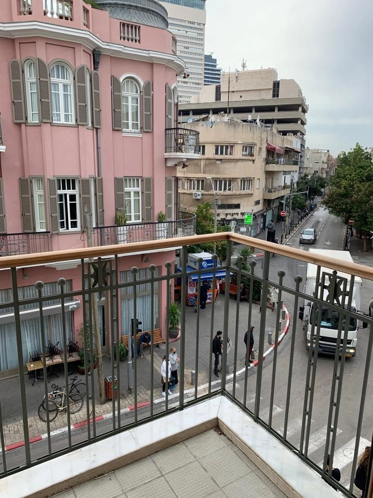 Стильная квартира с современной мебелью и техникой в Тель-Авиве, Израиль