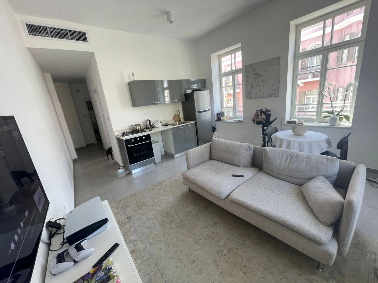 Стильная квартира с современной мебелью и техникой в Тель-Авиве, Израиль