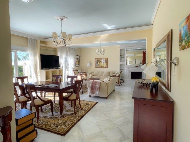 Уютная вилла 210 м2 с бассейном