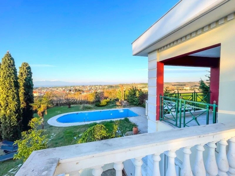 Уютная вилла 210 м2 с бассейном